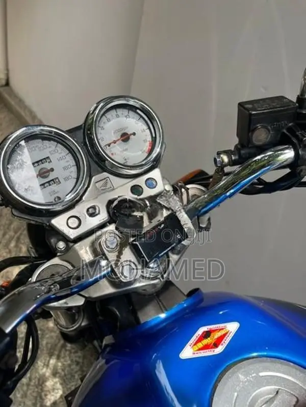Honda Hornet 2015