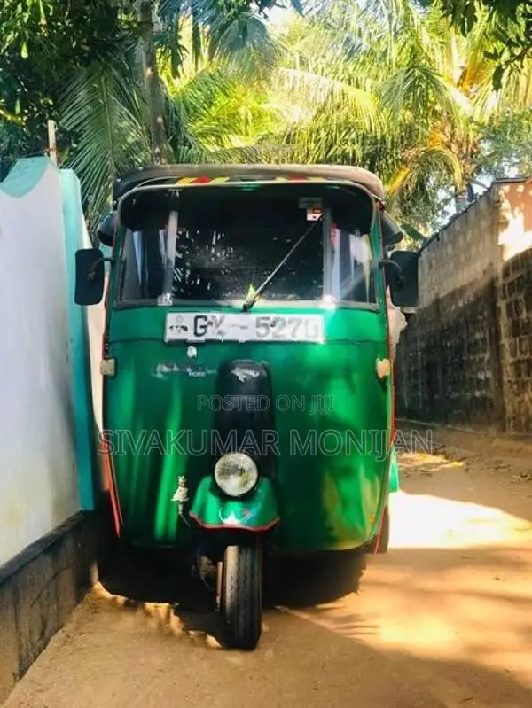 Bajaj RE 2005