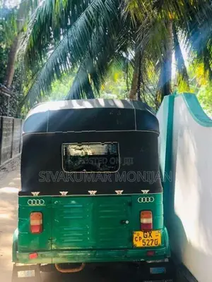 Bajaj RE 2005