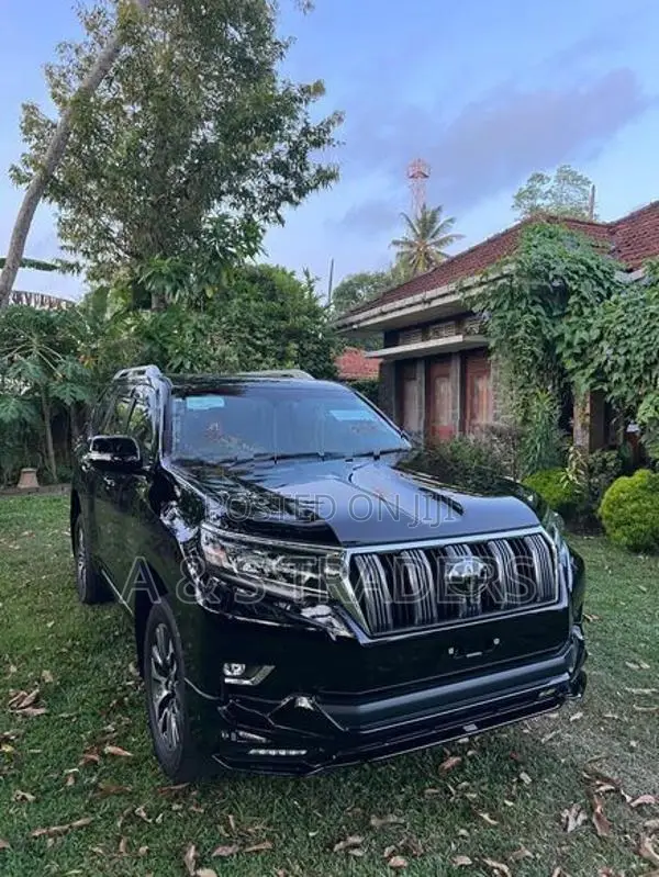Toyota Land Cruiser Prado 2023