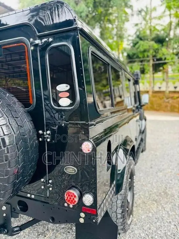 Land Rover Defender 110 Puma 2014