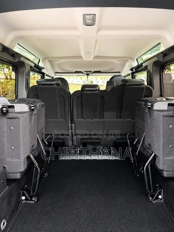 Land Rover Defender 110 Puma 2014