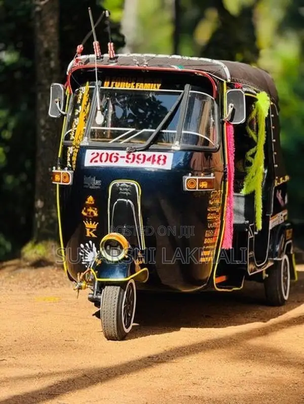 Bajaj RE 2000