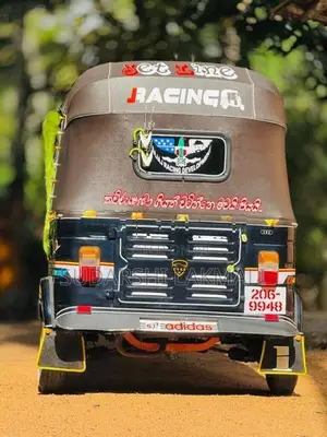 Bajaj RE 2000