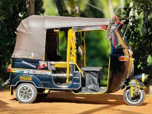 Bajaj RE 2000