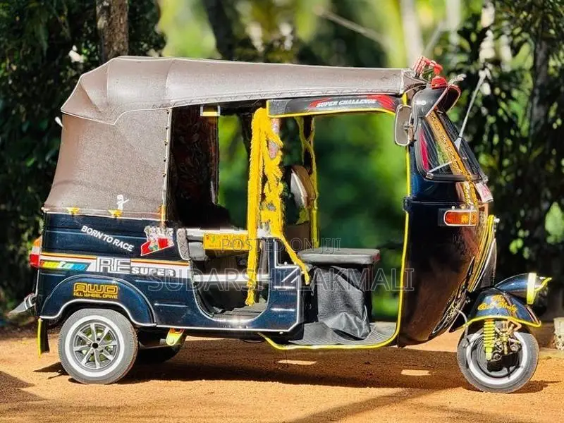 Bajaj RE 2000