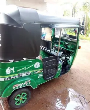 Bajaj RE 2009