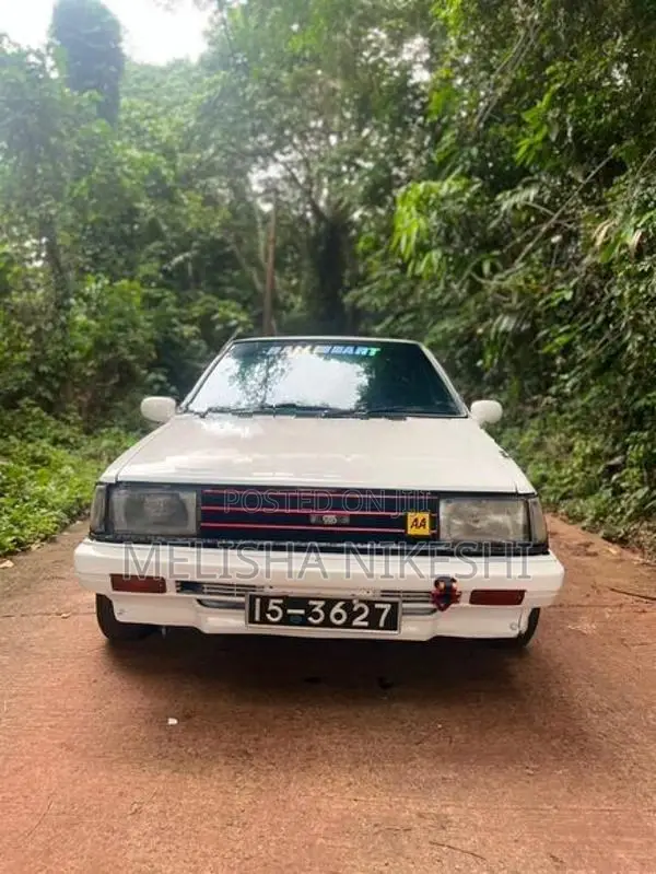 Nissan B11 1985