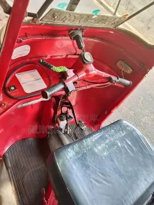 Bajaj RE 2002