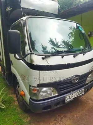 Toyota Dyna 2011
