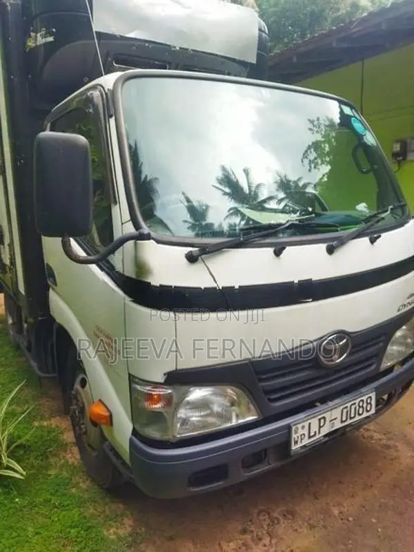 Toyota Dyna 2011