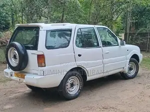 Tata Safari 2003