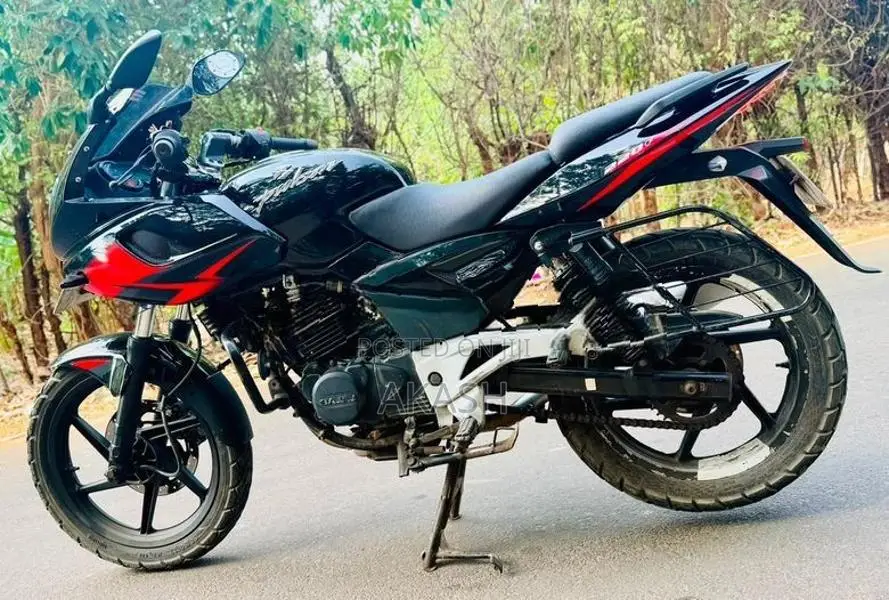 Bajaj Pulsar 220F 2012