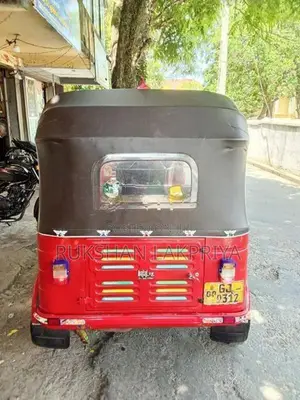 Bajaj RE 2002