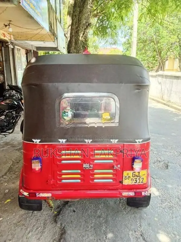 Bajaj RE 2002