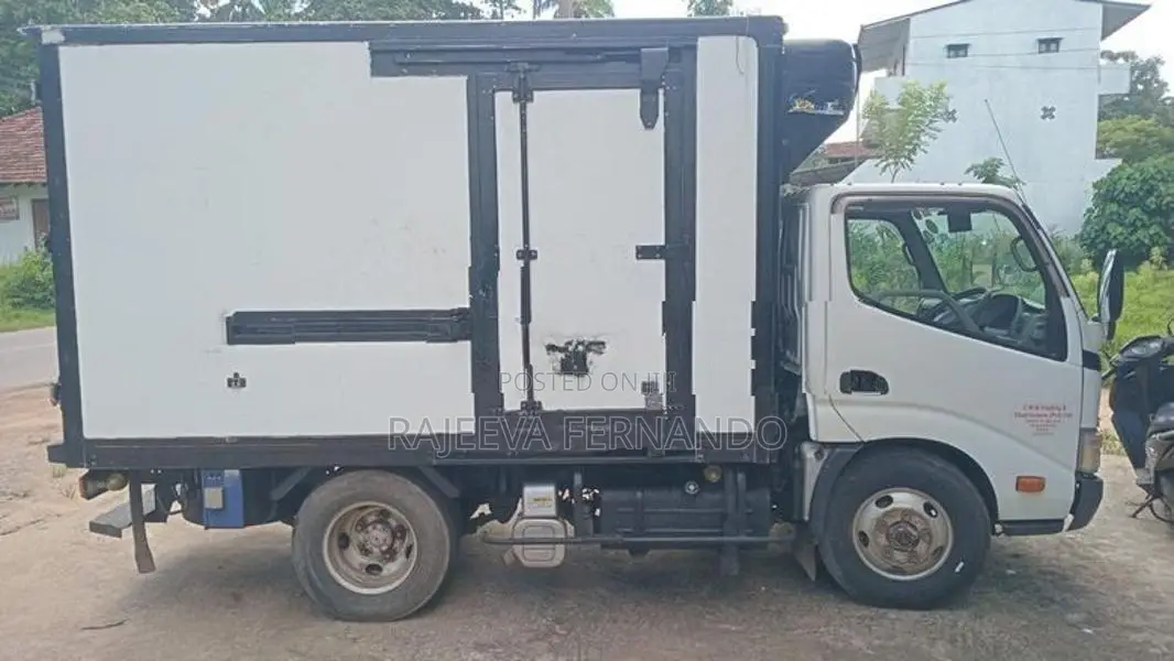 Toyota Dyna 2011