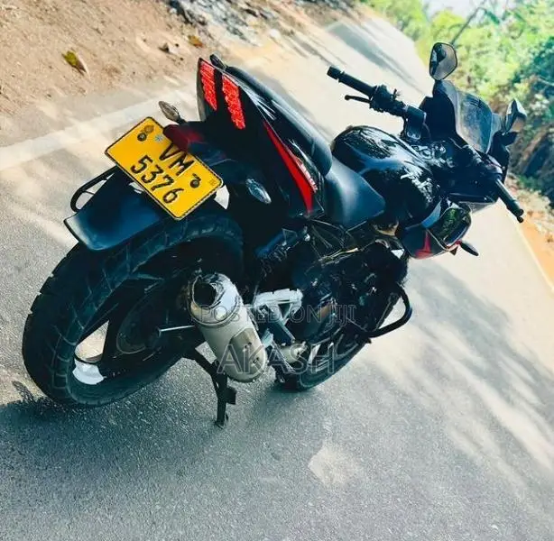 Bajaj Pulsar 220F 2012