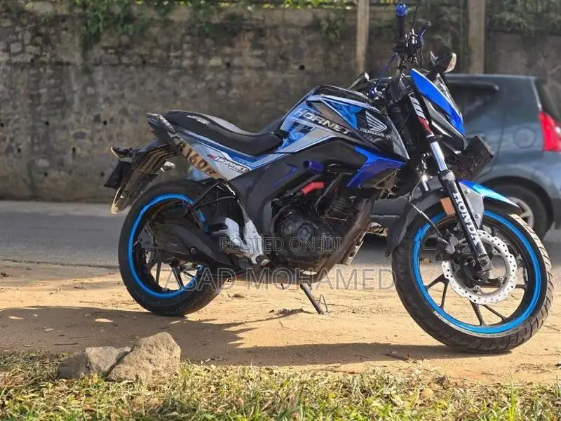Honda CB Hornet 2016