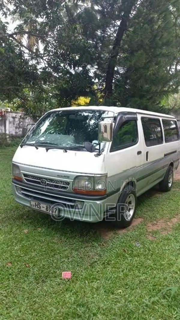 Toyota Dolphin 2000