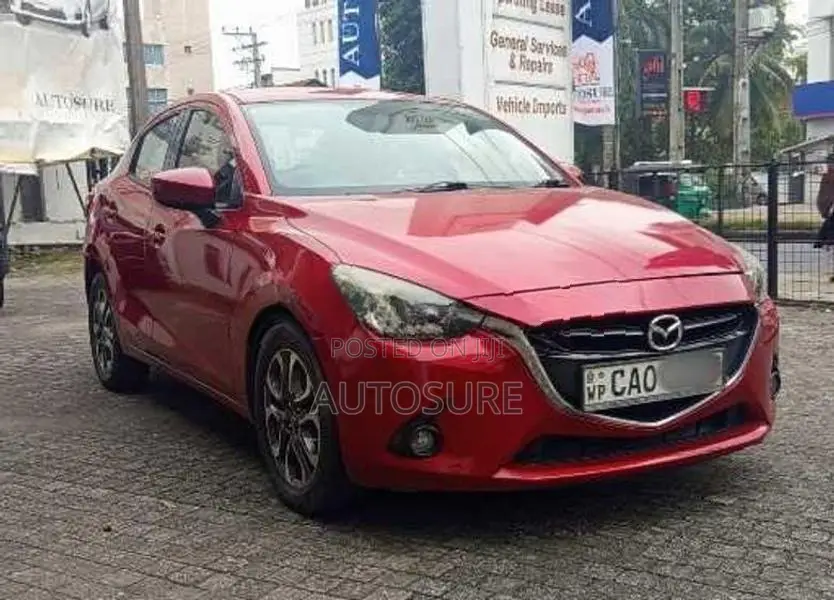 Mazda 2 2015