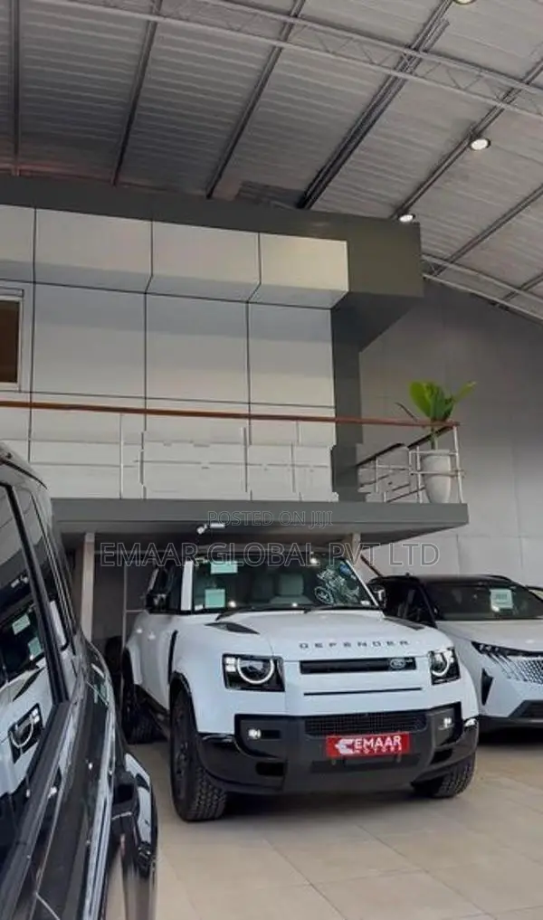 Land Rover Defender Fully loaded 2026
