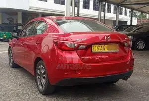 Mazda 2 2015