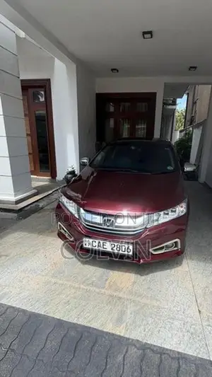 Honda Grace 2014