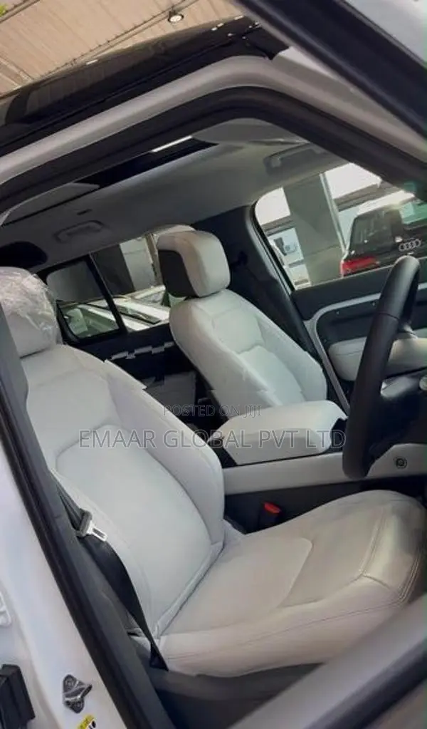 Land Rover Defender Fully loaded 2026