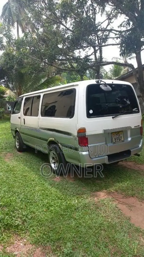 Toyota Dolphin 2000