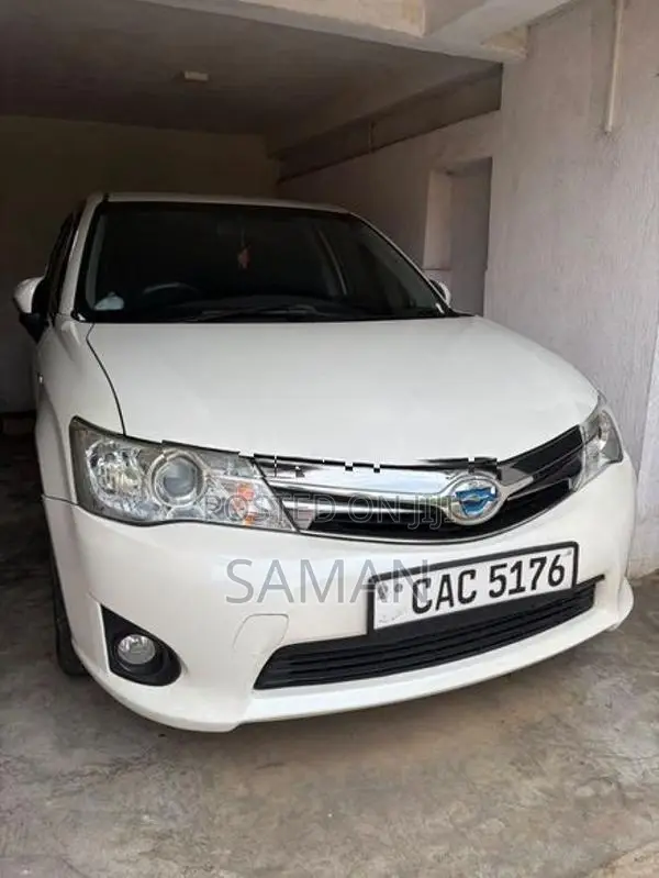 Toyota Axio Hybrid 2014