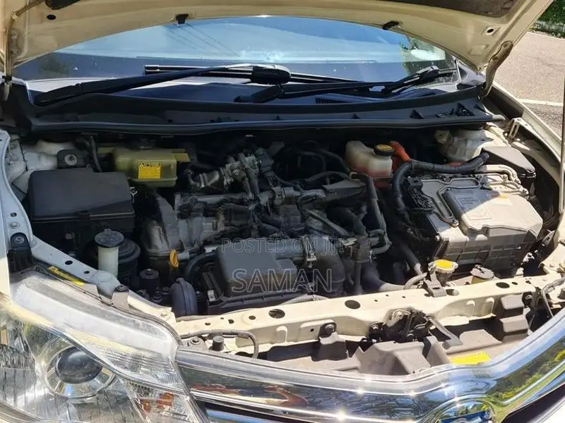 Toyota Axio Hybrid 2014