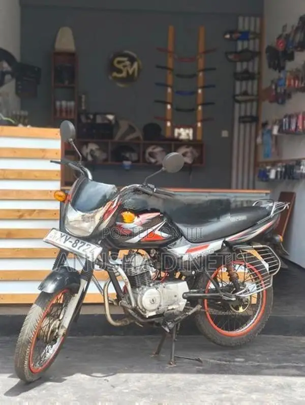 Bajaj CT100 2012