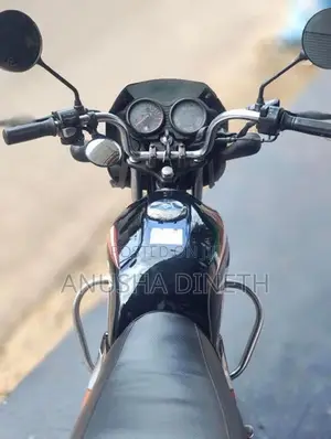 Bajaj CT100 2012