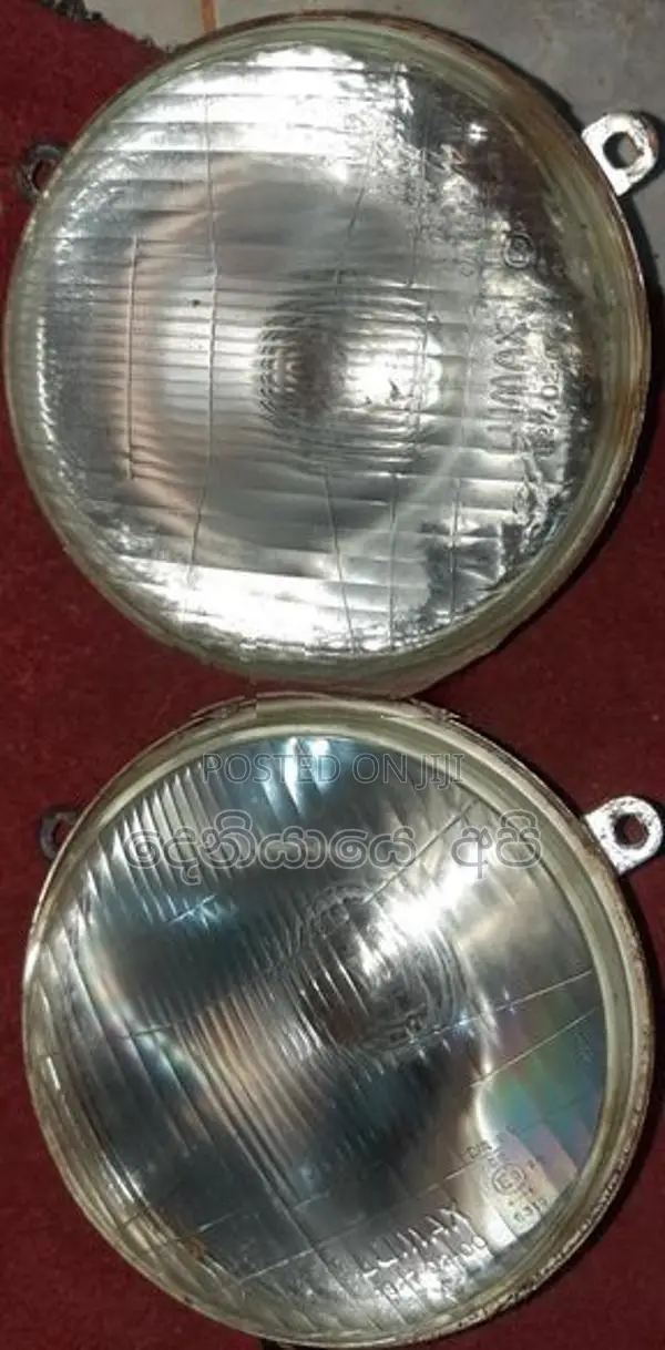 ත්‍රිවිල් ප්‍රධාන ලාම්පු දෙක