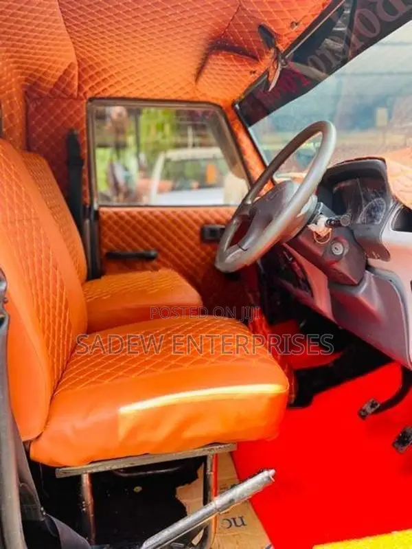 Mahindra Bolero Maxitruck 2015