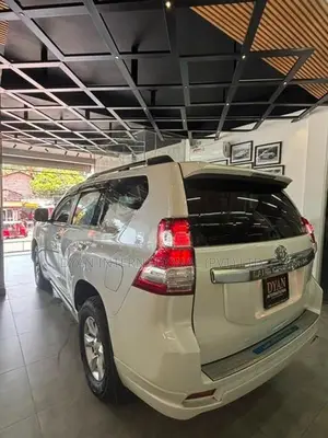 Toyota Land Cruiser Prado TX 2015