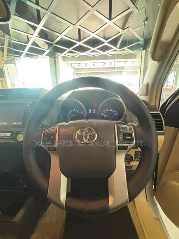 Toyota Land Cruiser Prado TX 2015