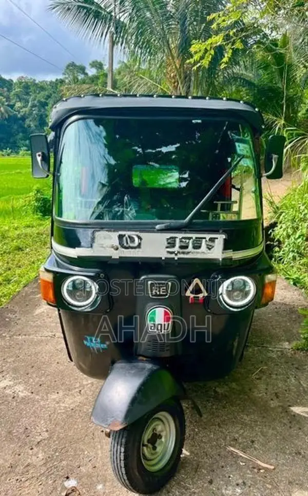 Bajaj RE RE4STROKE 2011