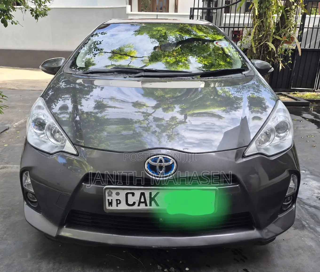 Toyota Aqua 2013 Gray