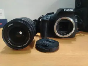 Canon EOS 2000D