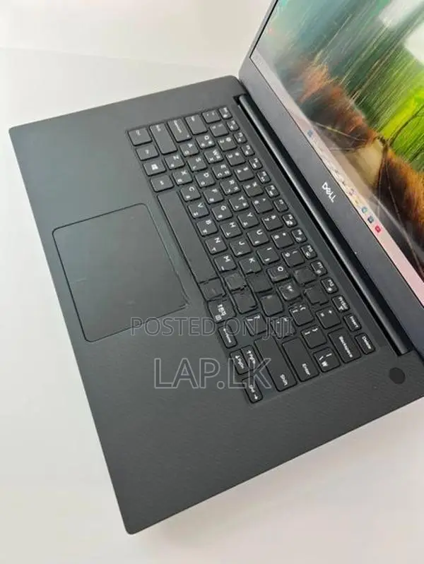 Dell XPS Core i9 9980HK GTX 1650 4GB VGA 32GB RAM 512GB SSD