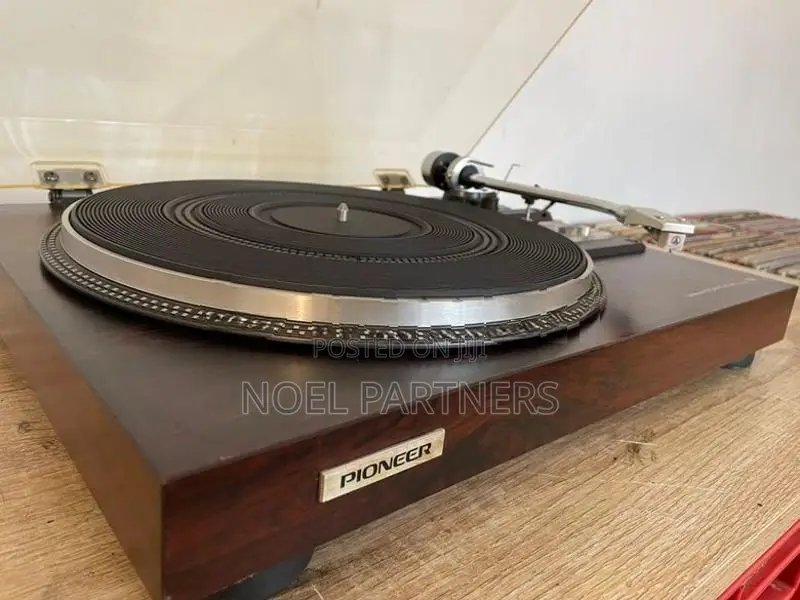 Pioneer Turn Table
