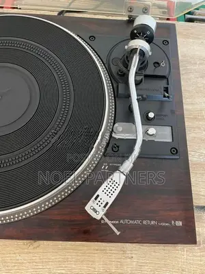 Pioneer Turn Table