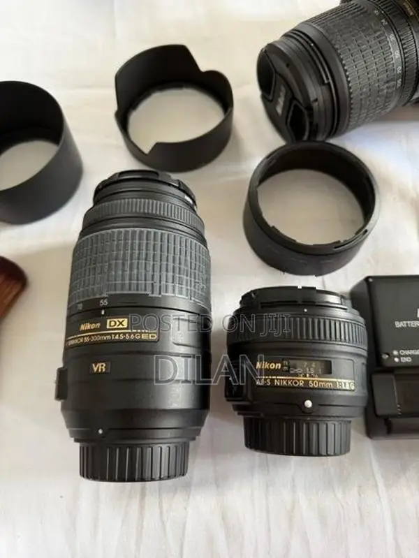 Nikon 7000 Camera with Lens