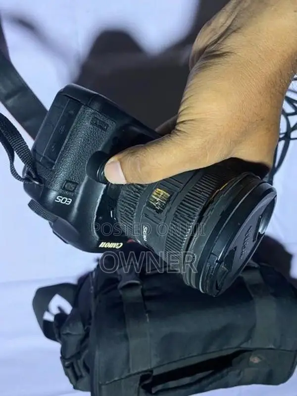 Canon 5D mark ii with lens