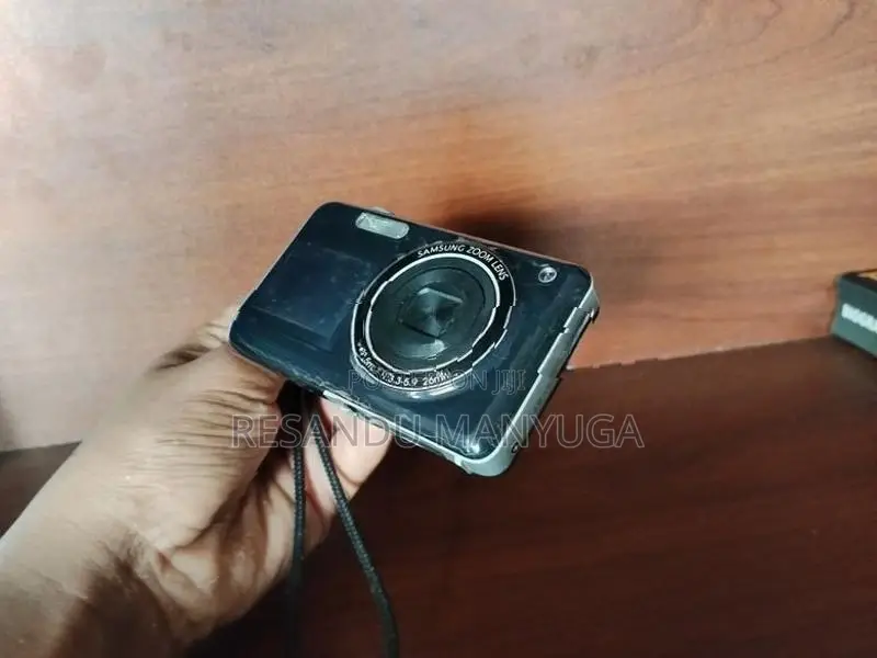 Excellent Samsung PL120 digital camera *( selling)
