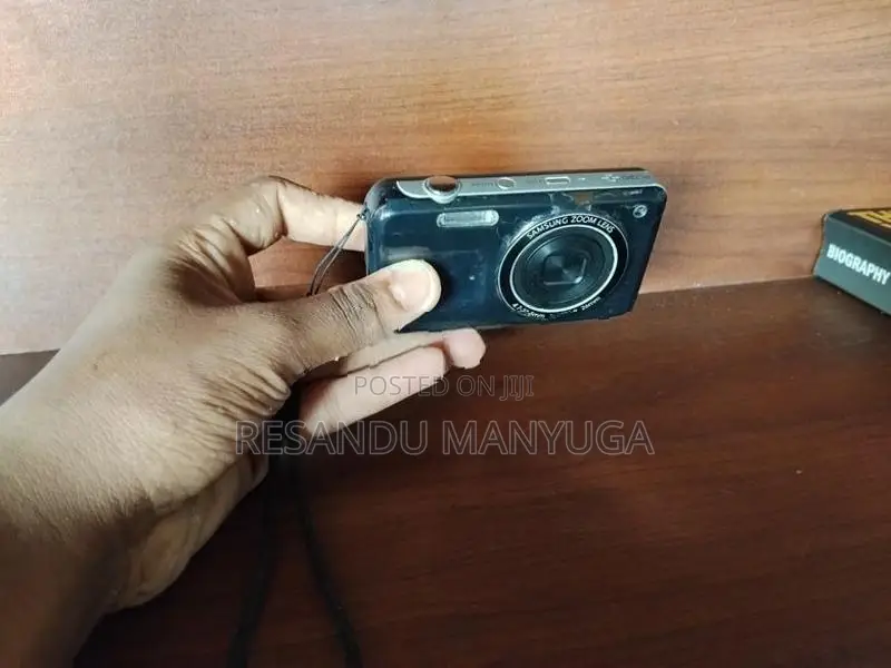 Excellent Samsung PL120 digital camera *( selling)