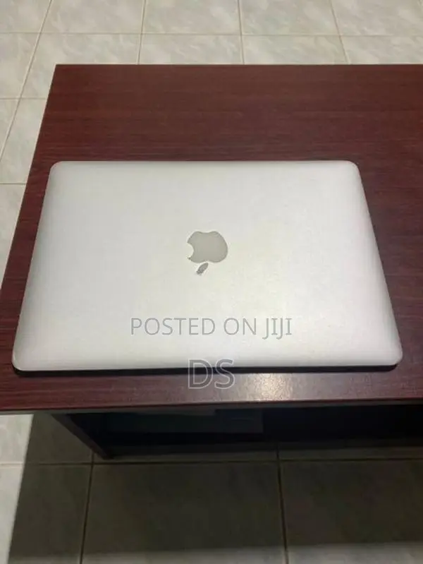 Apple MacBook Air 13 (2015)