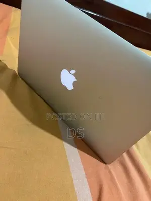 Apple MacBook Air 13 (2015)