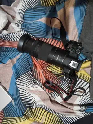 Canon R50+ 75 -300mm rf lense zoom lese